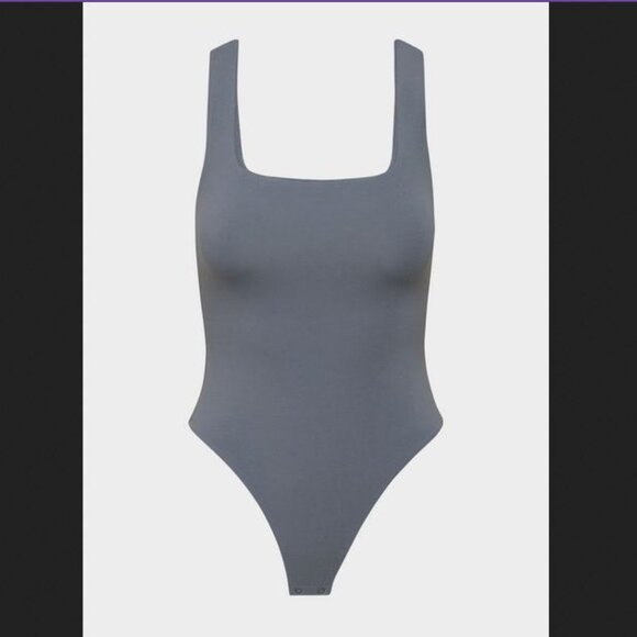 NWOT Aritzia Babaton Contour Second-skin Squareneck Sleeveless Bodysuit in Gray - Picture 1 of 13